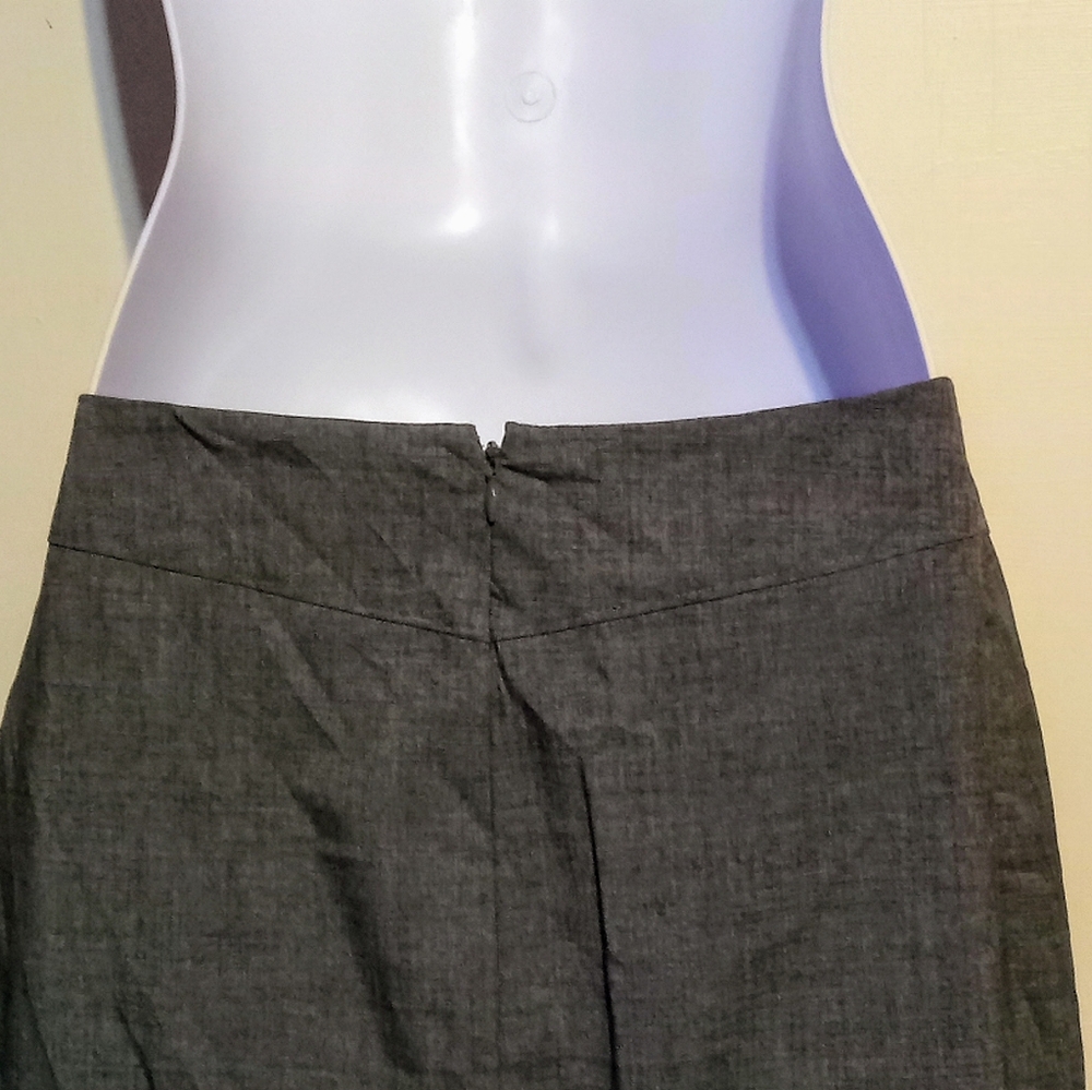 Elegant Gray Pencil Skirt - Picture 4 of 7
